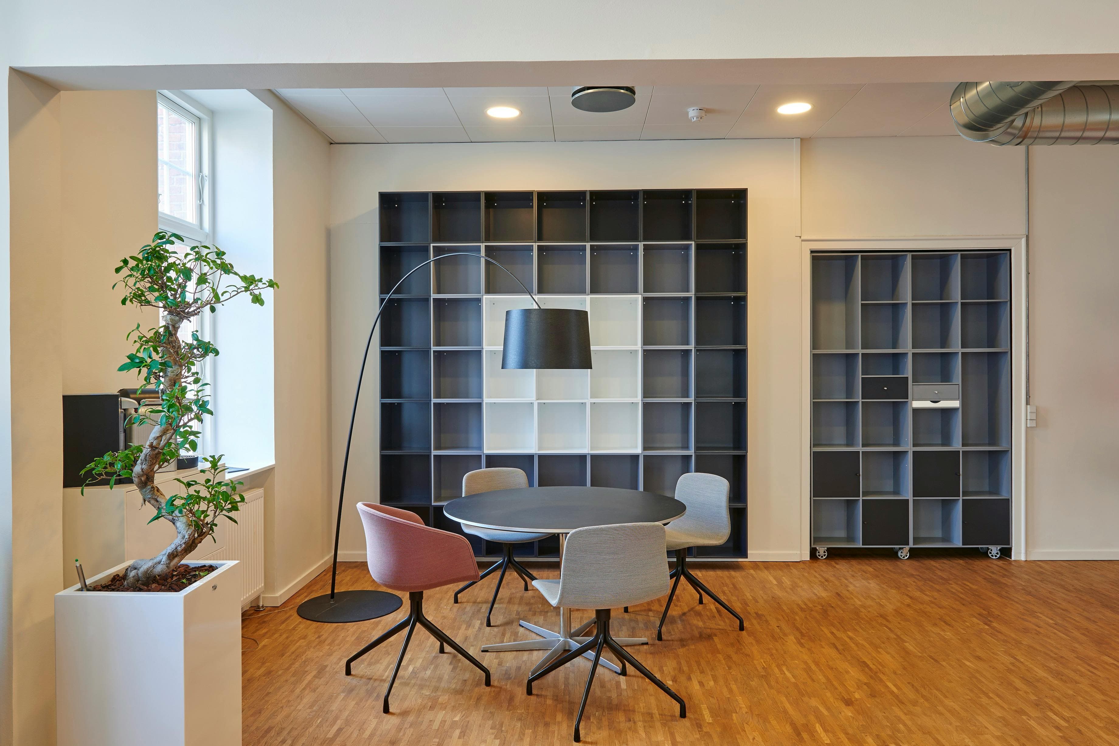 Office Interior Design & Furniture in Noida