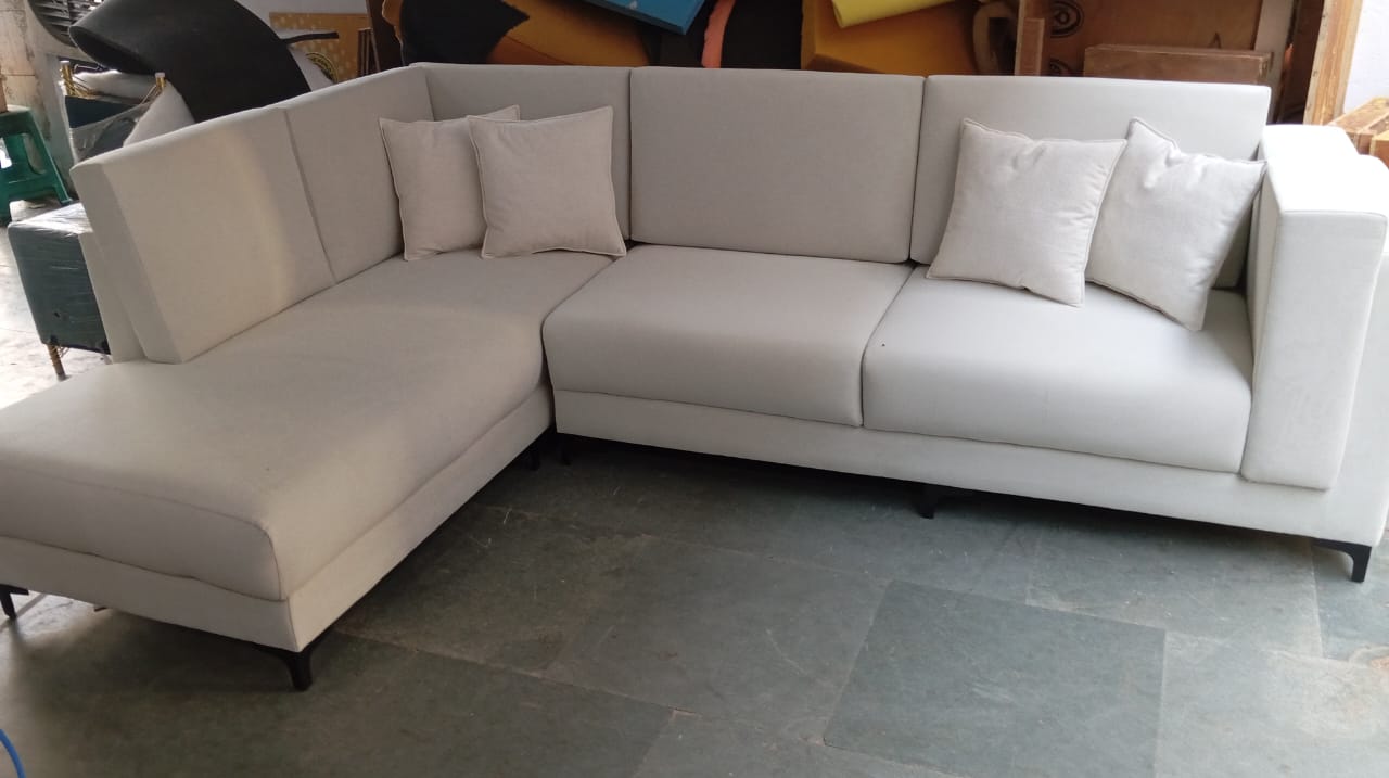 Chesterfield Sofa – Timeless Luxury, Now in Noida