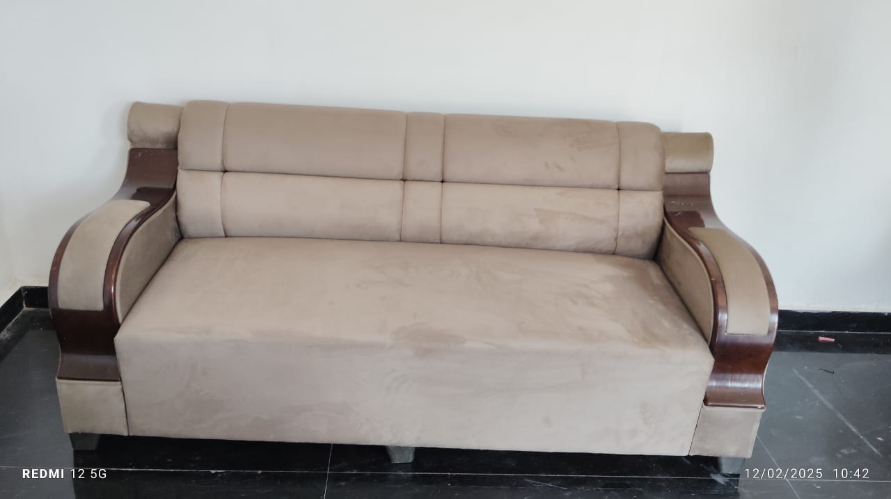 Royal Sofa in Noida – High-End Comfort for Delhi NCR Homes
